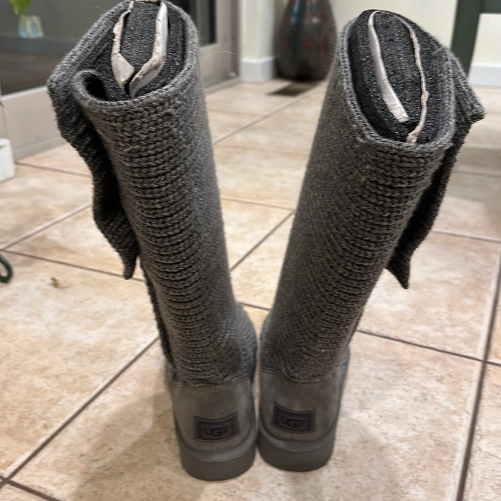 EUC UGG classic cardy boots US 9 - Picture 5 of 7